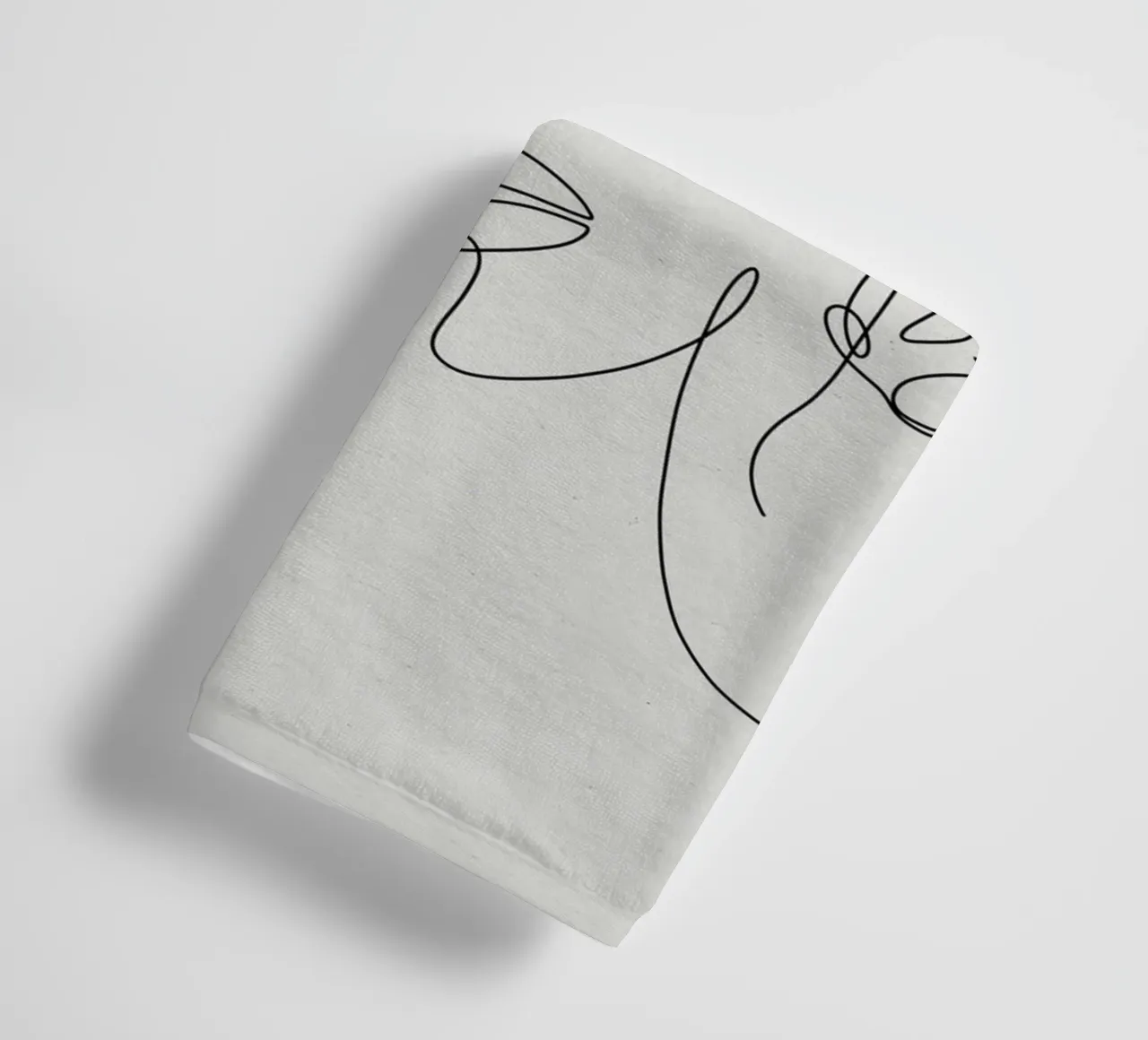 Minimalist woman portrait towel by 🎁 ARTVI-SHOP