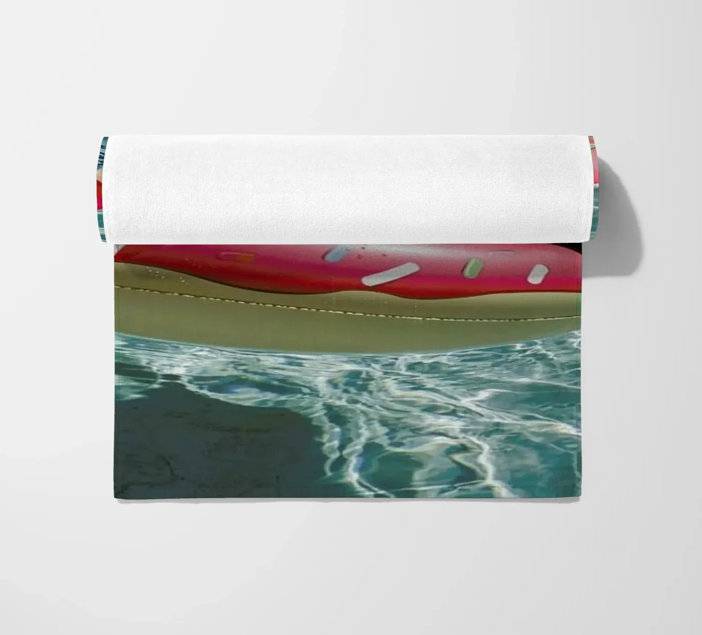 Pool Affairs strandhanddoek van Marie Bärsch