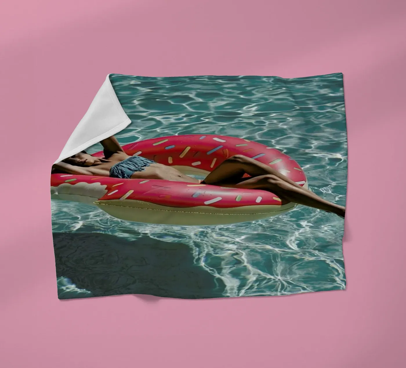 Pool Affairs Fleecedecke von Marie Bärsch
