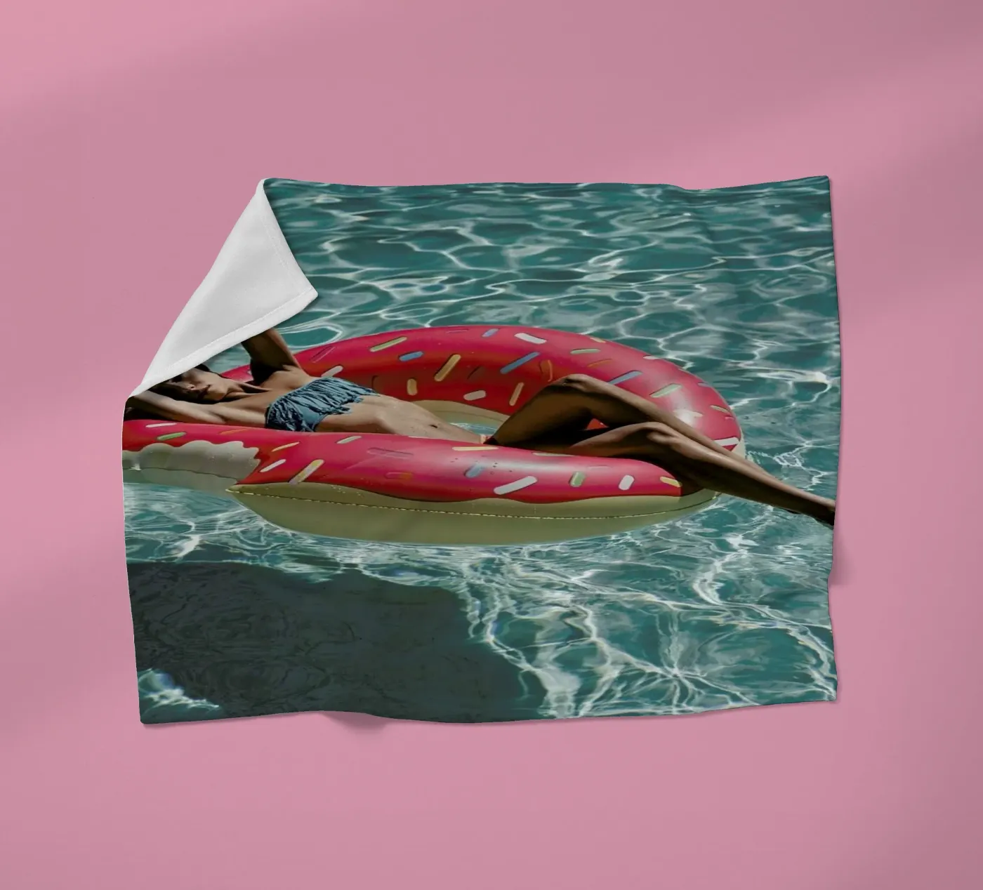Pool Affairs fleecedeken van Marie Bärsch