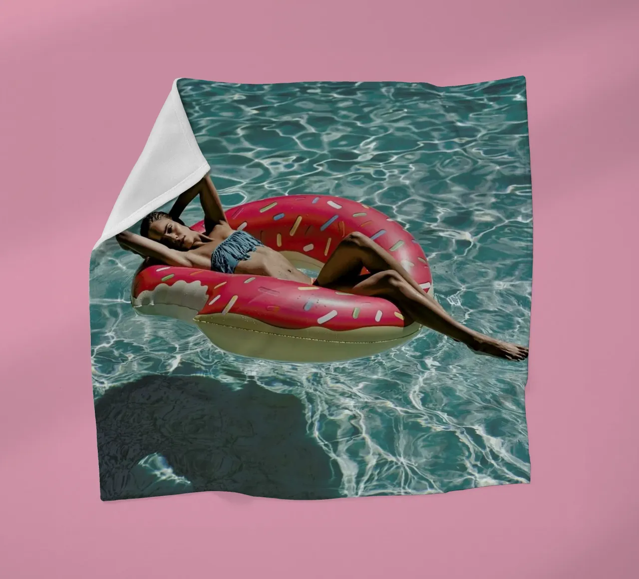 Pool Affairs product.type.blanket-fleece common.byCreator Marie Bärsch