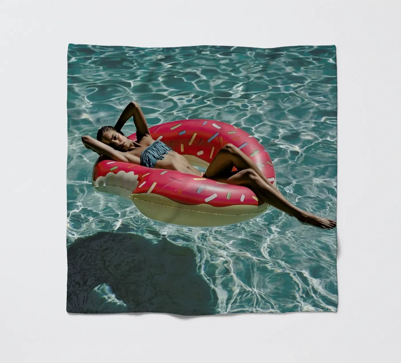 Pool Affairs fleecedeken van Marie Bärsch