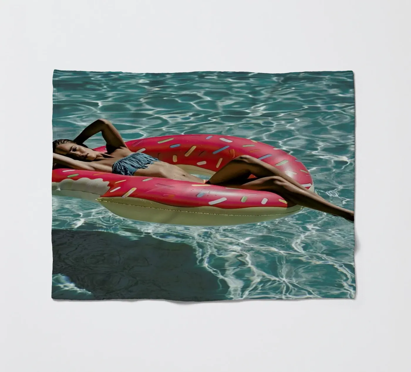 Pool Affairs fleecedeken van Marie Bärsch