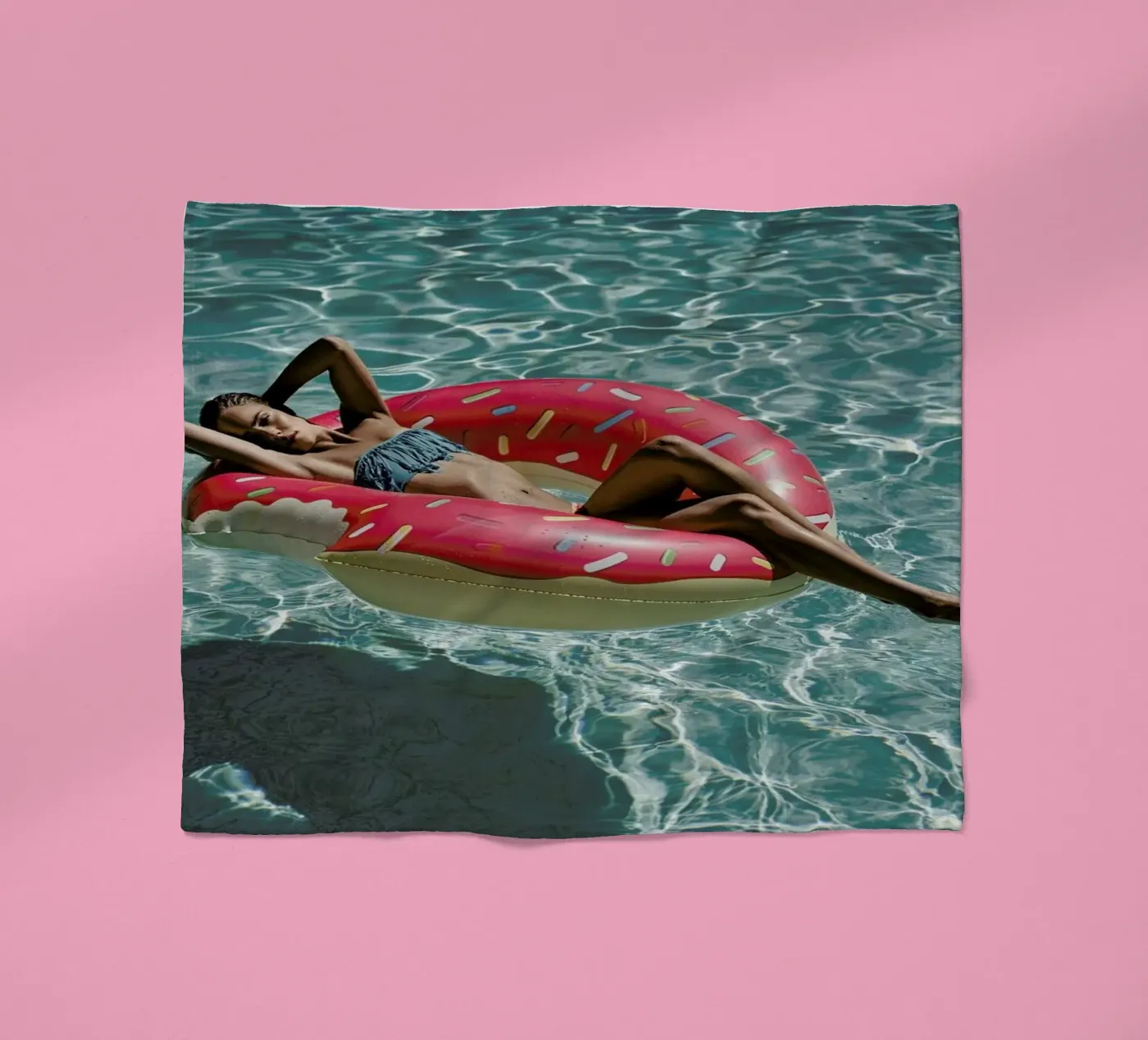 Pool Affairs fleecedeken van Marie Bärsch