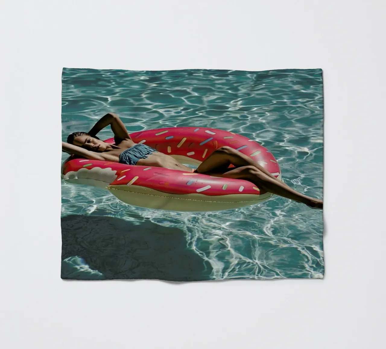 Pool Affairs product.type.blanket-fleece common.byCreator Marie Bärsch
