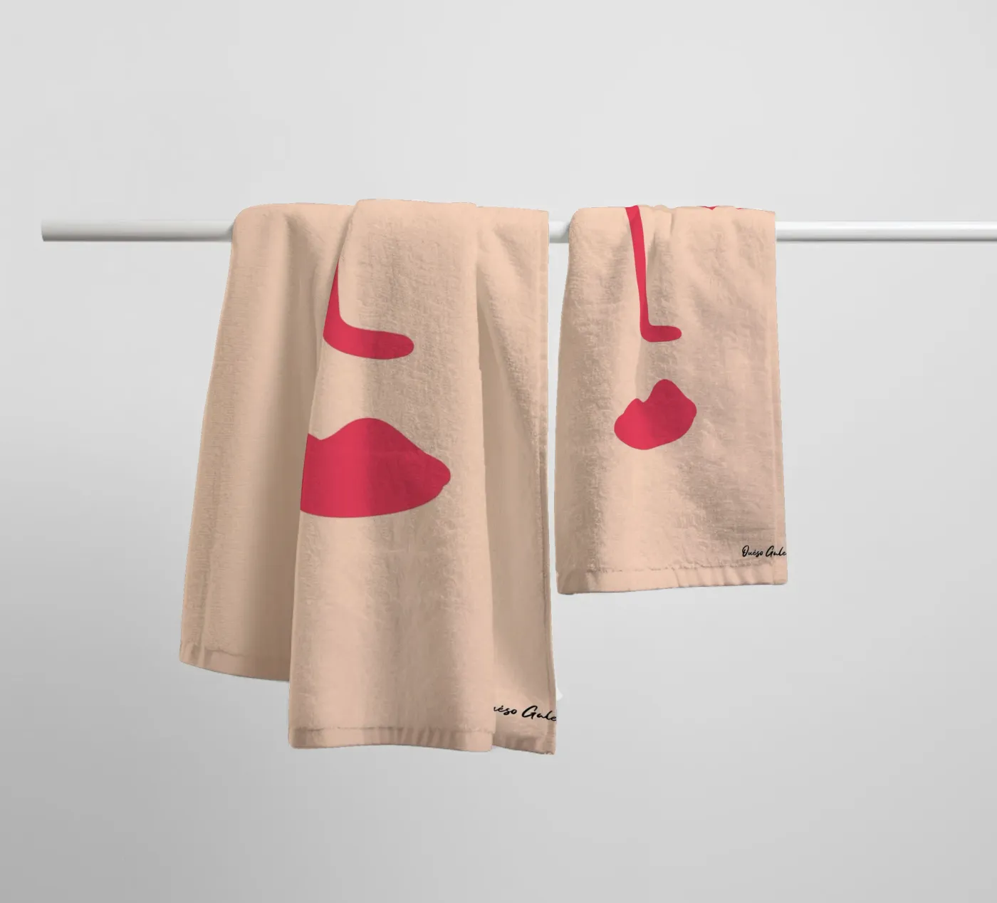 Floating Shapes badhanddoek van Mike Leymi