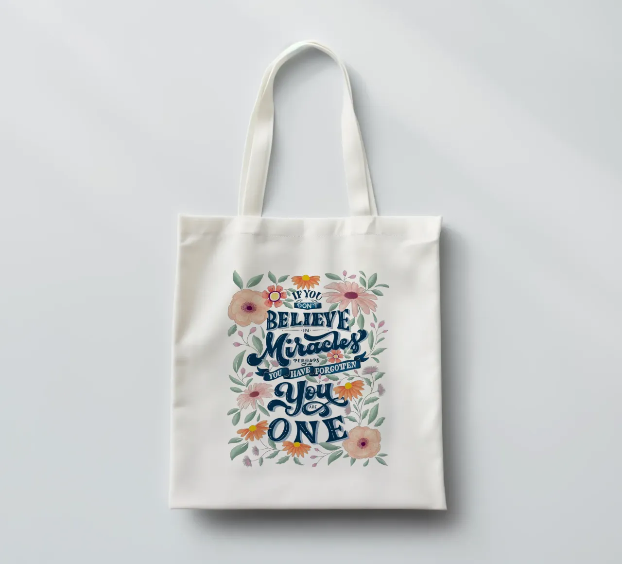 Siete unici e meravigliosi. Motivo floreale in colori pastello borsa in juta da CalliLetters