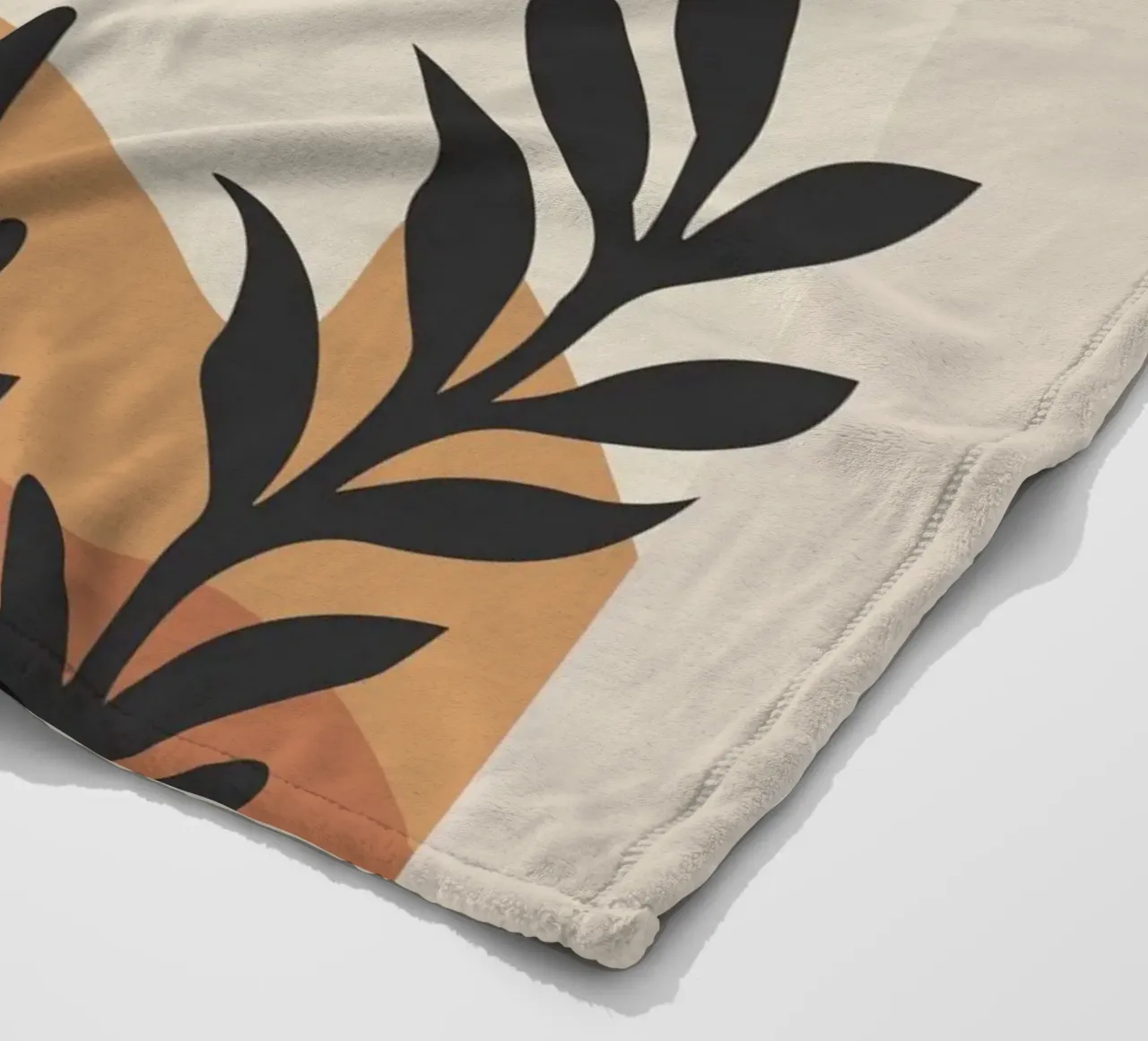 Earthly hills and a large muted sun fleecedeken van LisaArtes