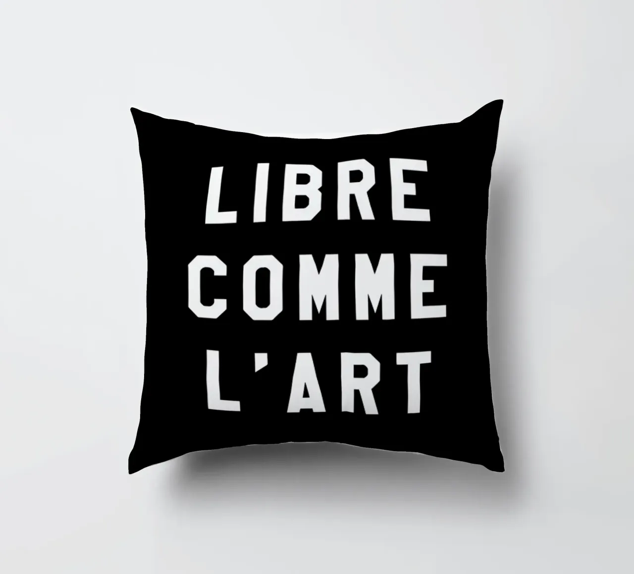 Libre Comme L'Art Black cuscino da FRAICHE