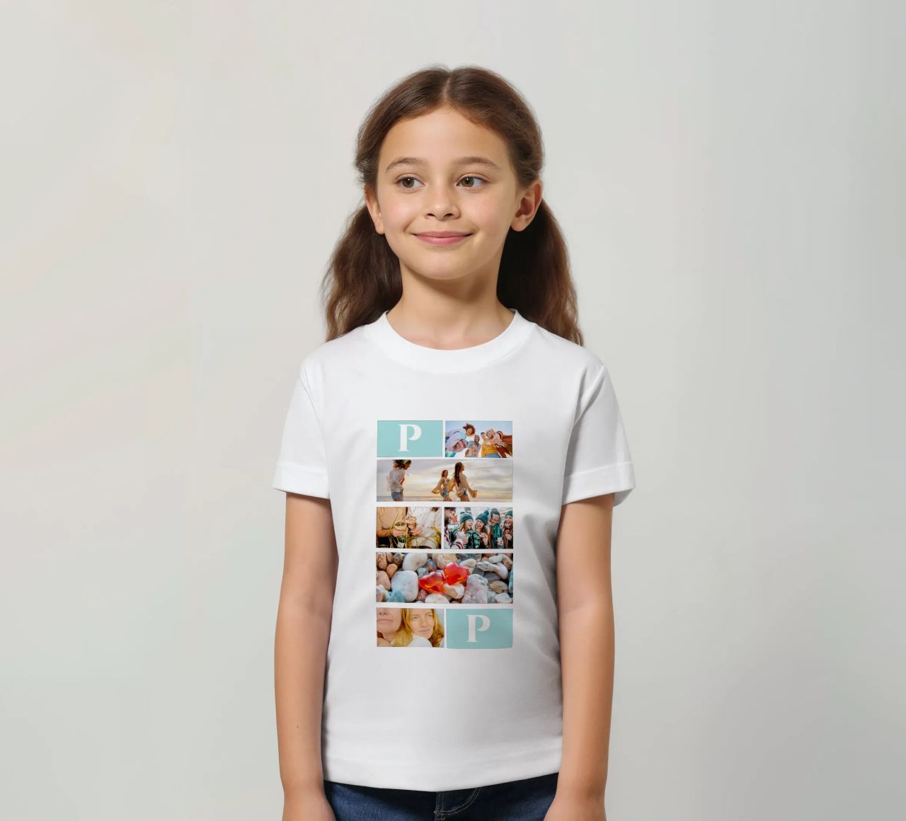 Personalisierte Collage: Fotos und Monogramm einfach hinzufügen Kinder T-Shirt von Studio Patruschka