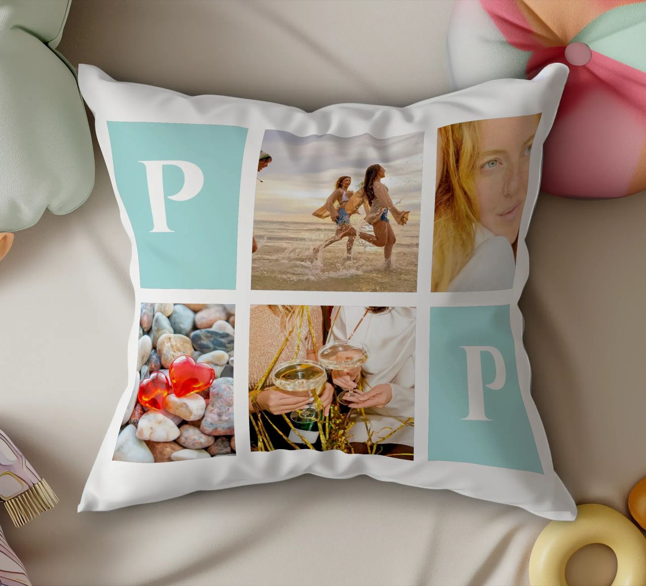 Personalisierte Collage: Fotos und Monogramm einfach hinzufügen Kissen von Studio Patruschka