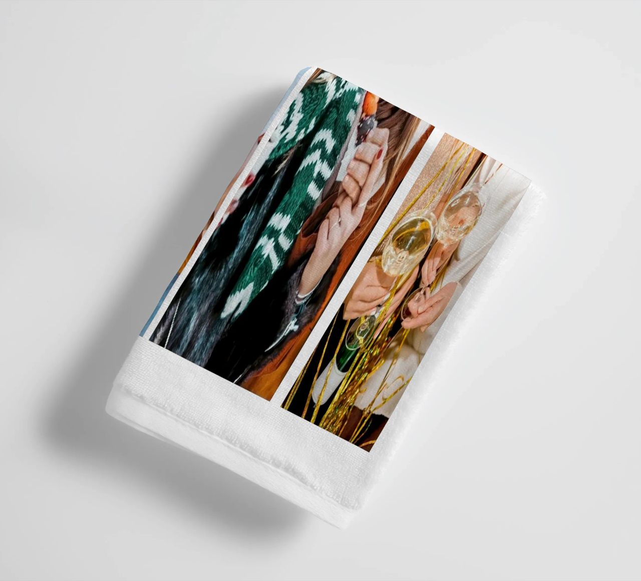 Personalisierte Collage: Fotos und Monogramm einfach hinzufügen Handtuch von Studio Patruschka