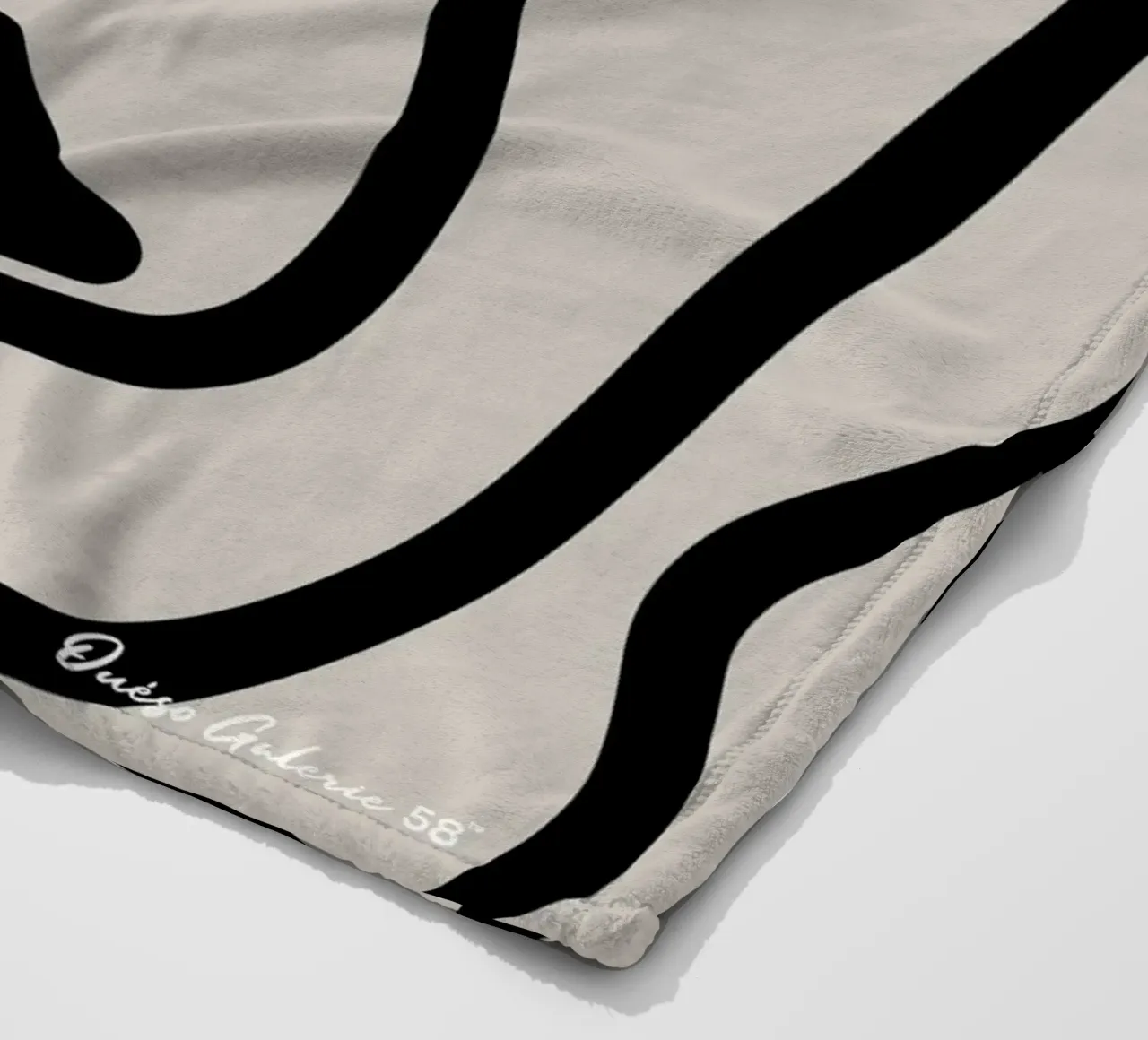 Floating Collage Fleecedecke von Mike Leymi