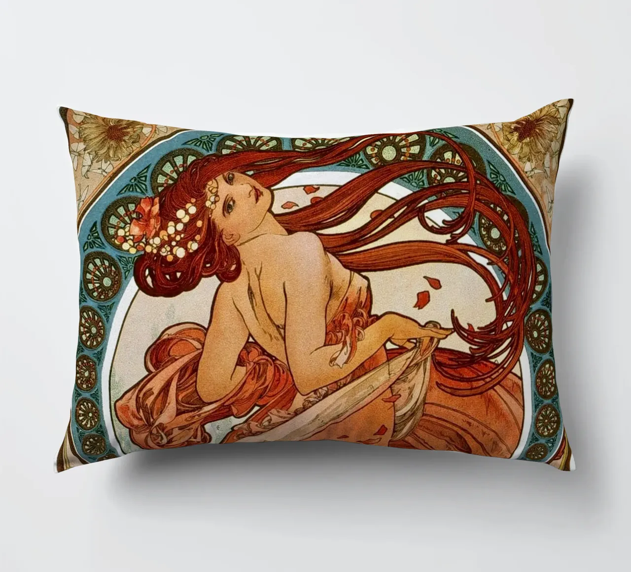 Alfons Mucha - Las Artes: Danza cojín de ARTOTHEK