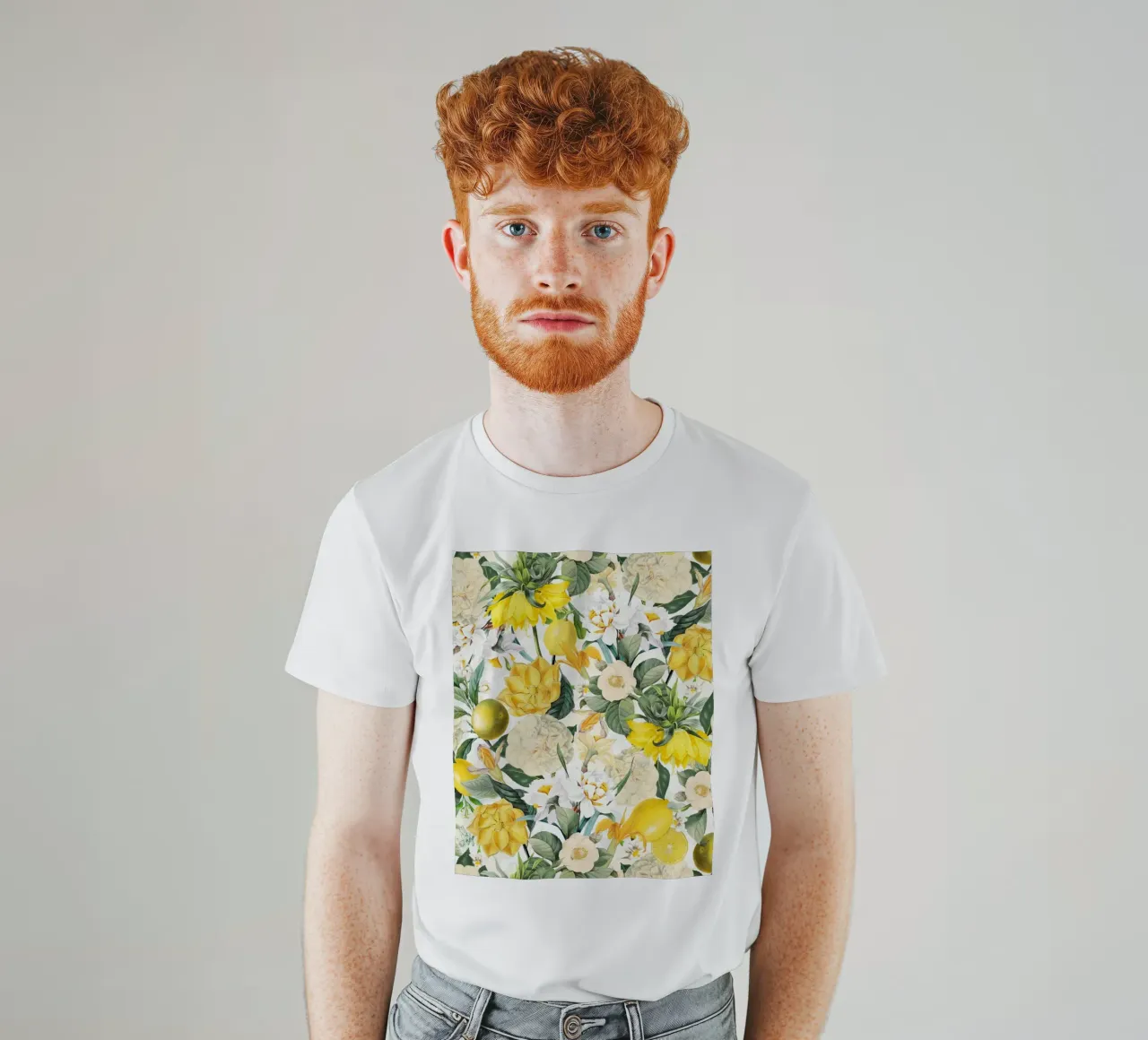 Gelber und weißer tropischer botanischer Blumengarten T-Shirt von Flower Garden - Uta Naumann