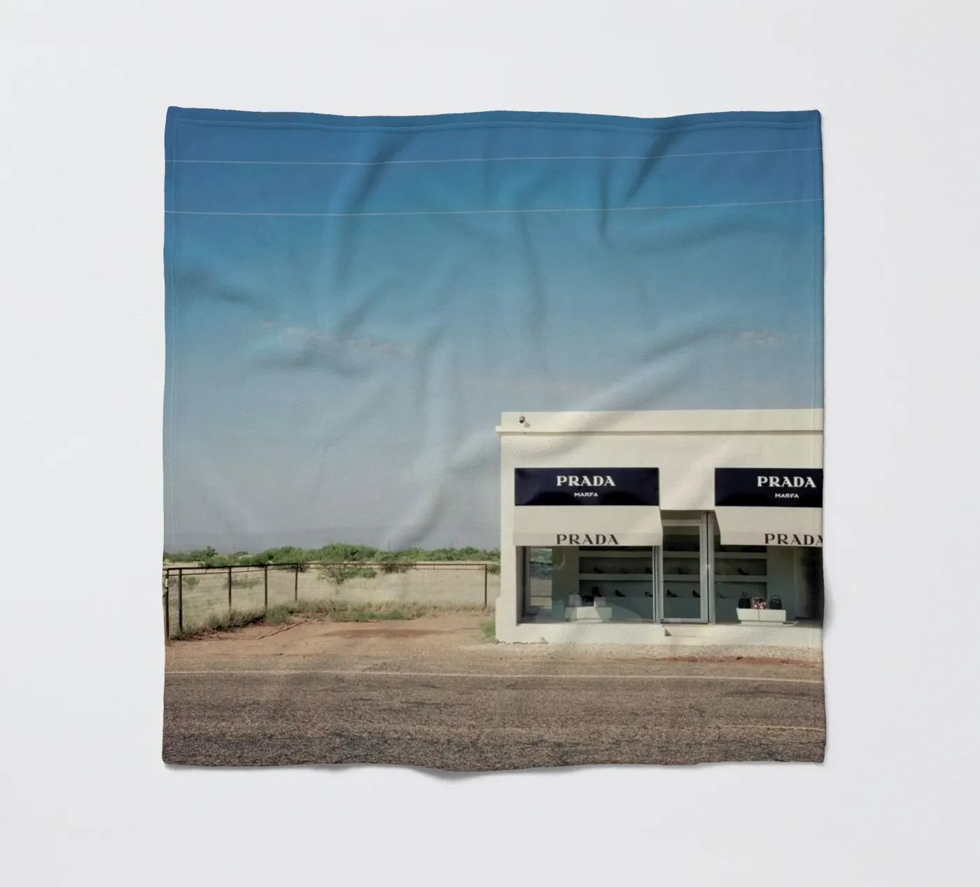 Prada Marfa Fleecedecke von Catherine McDonald