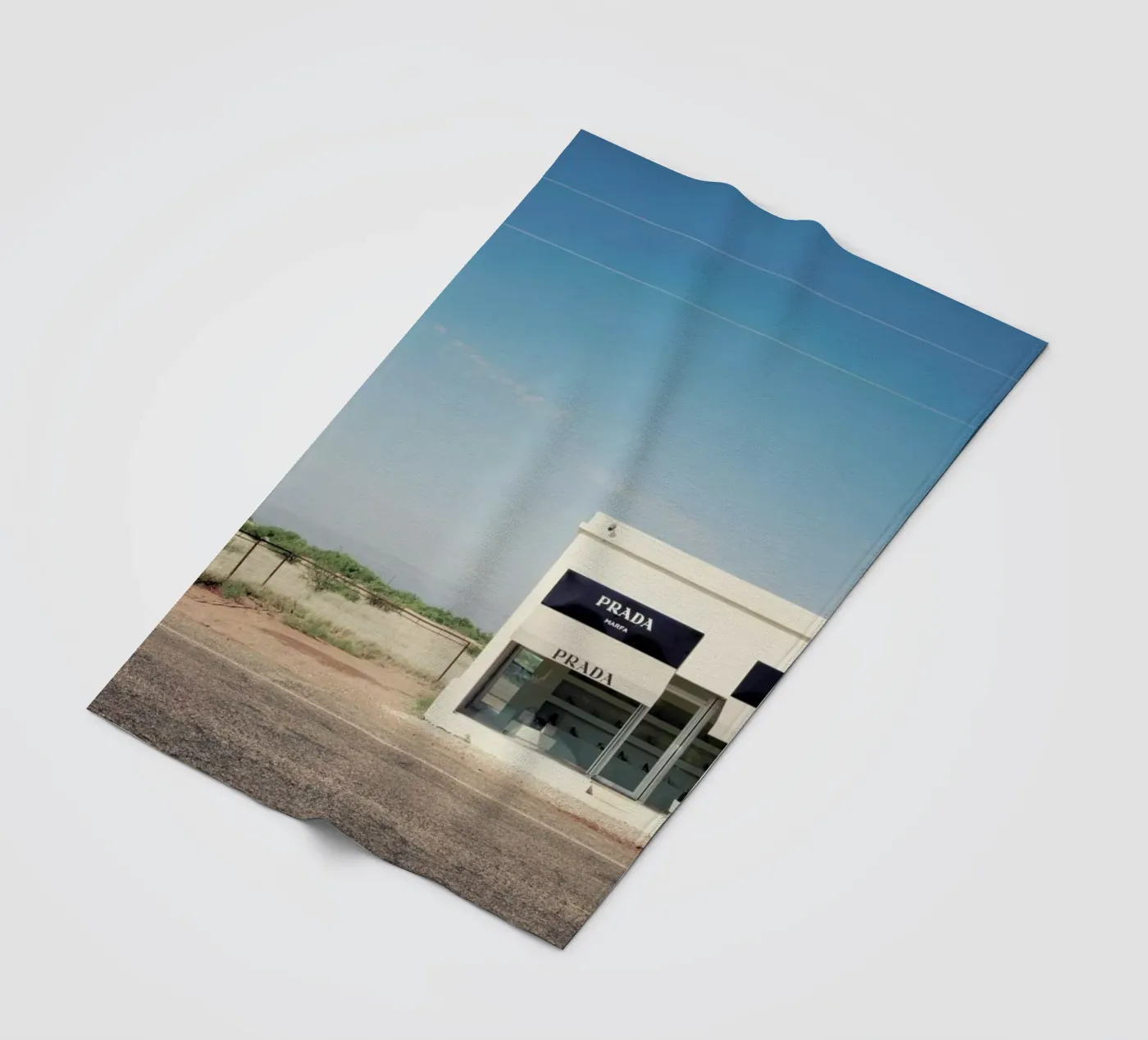 Prada Marfa fleecedeken van Catherine McDonald