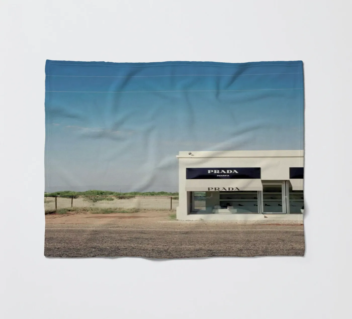 Prada Marfa fleecedeken van Catherine McDonald