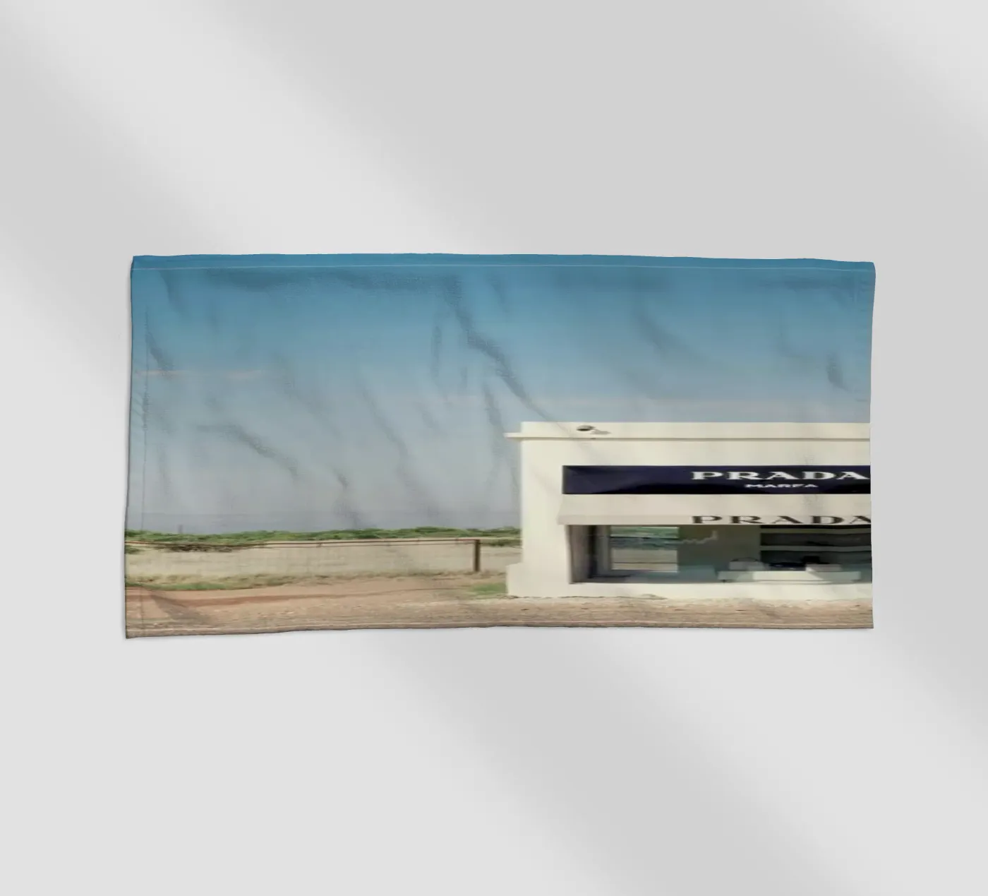 Prada Marfa telo mare da Catherine McDonald