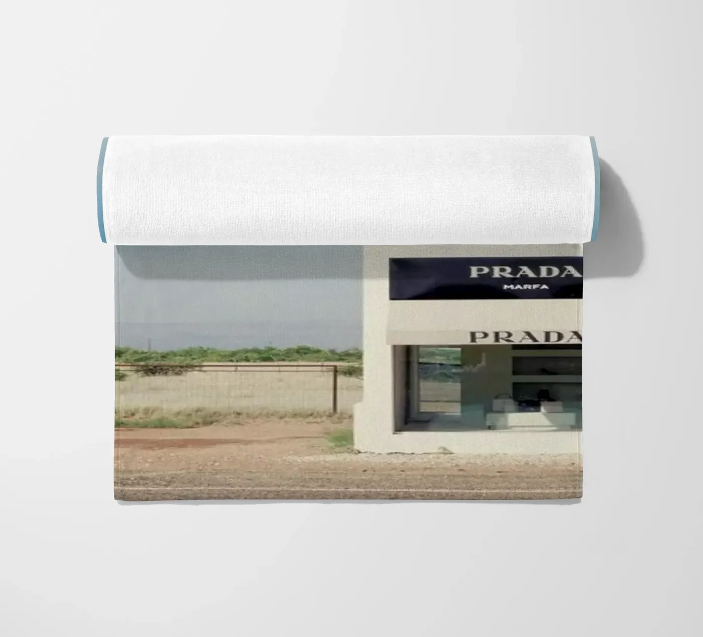 Prada Marfa telo mare da Catherine McDonald