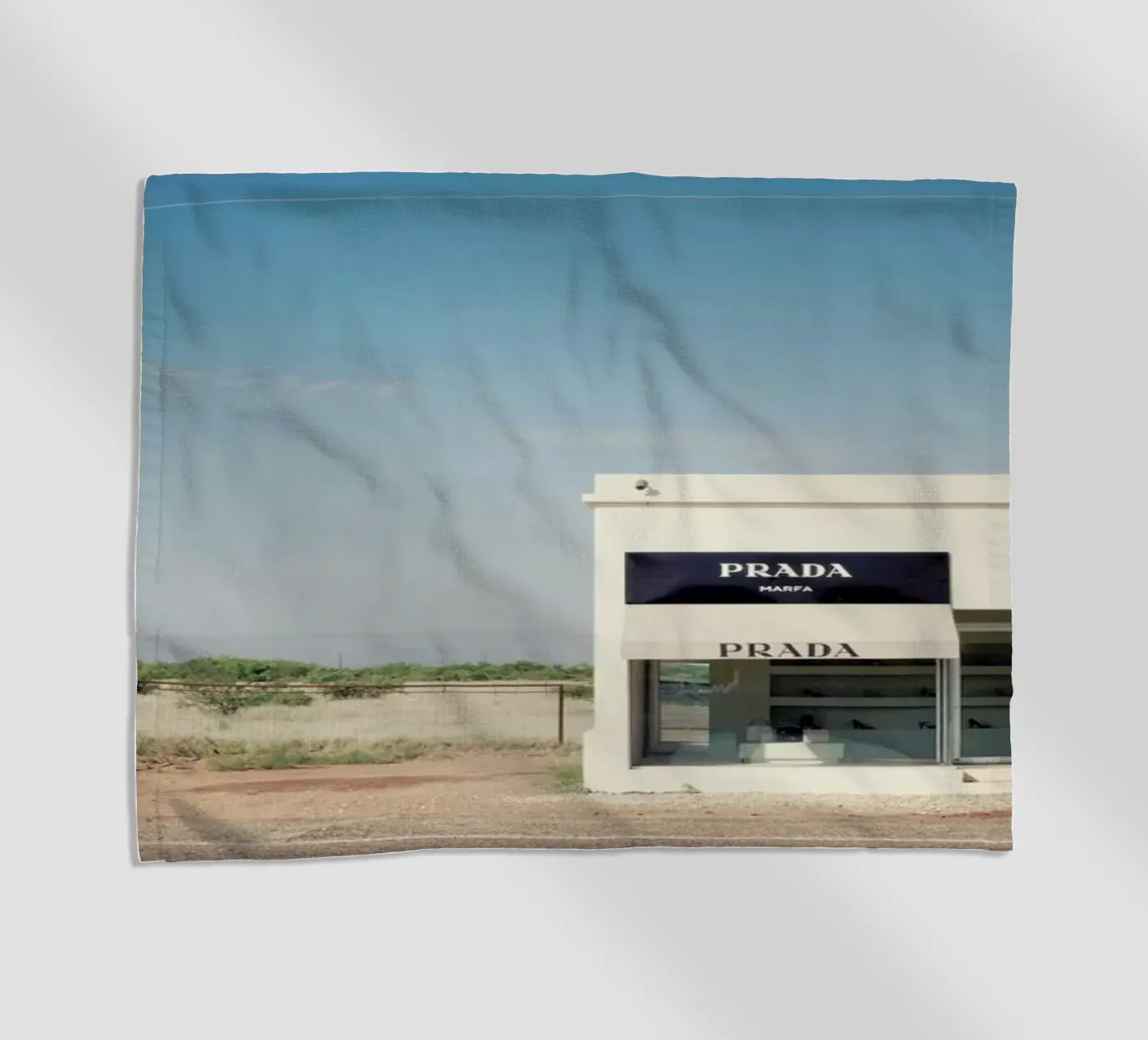 Prada Marfa telo mare da Catherine McDonald