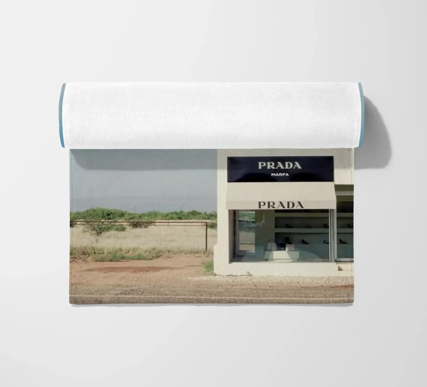Prada Marfa telo mare da Catherine McDonald