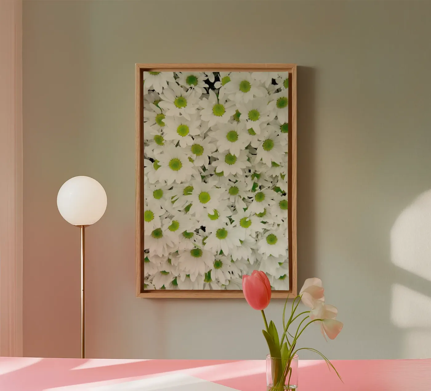 Daisy canvas van Catherine McDonald