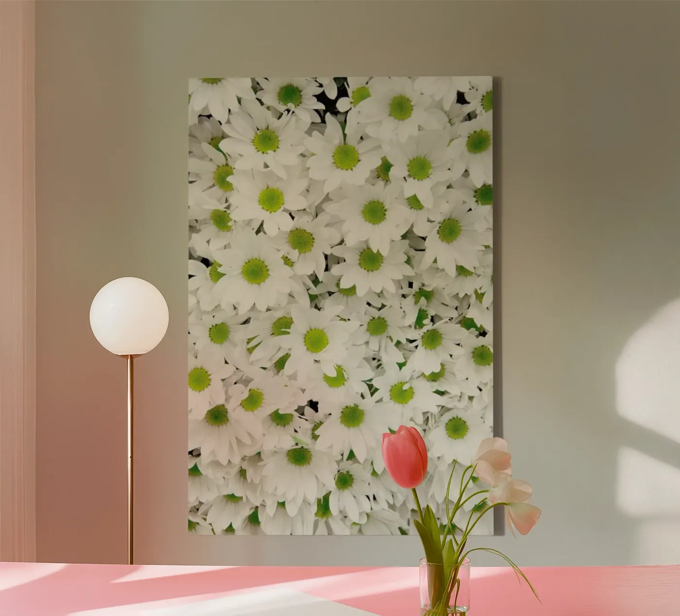 Daisy canvas van Catherine McDonald