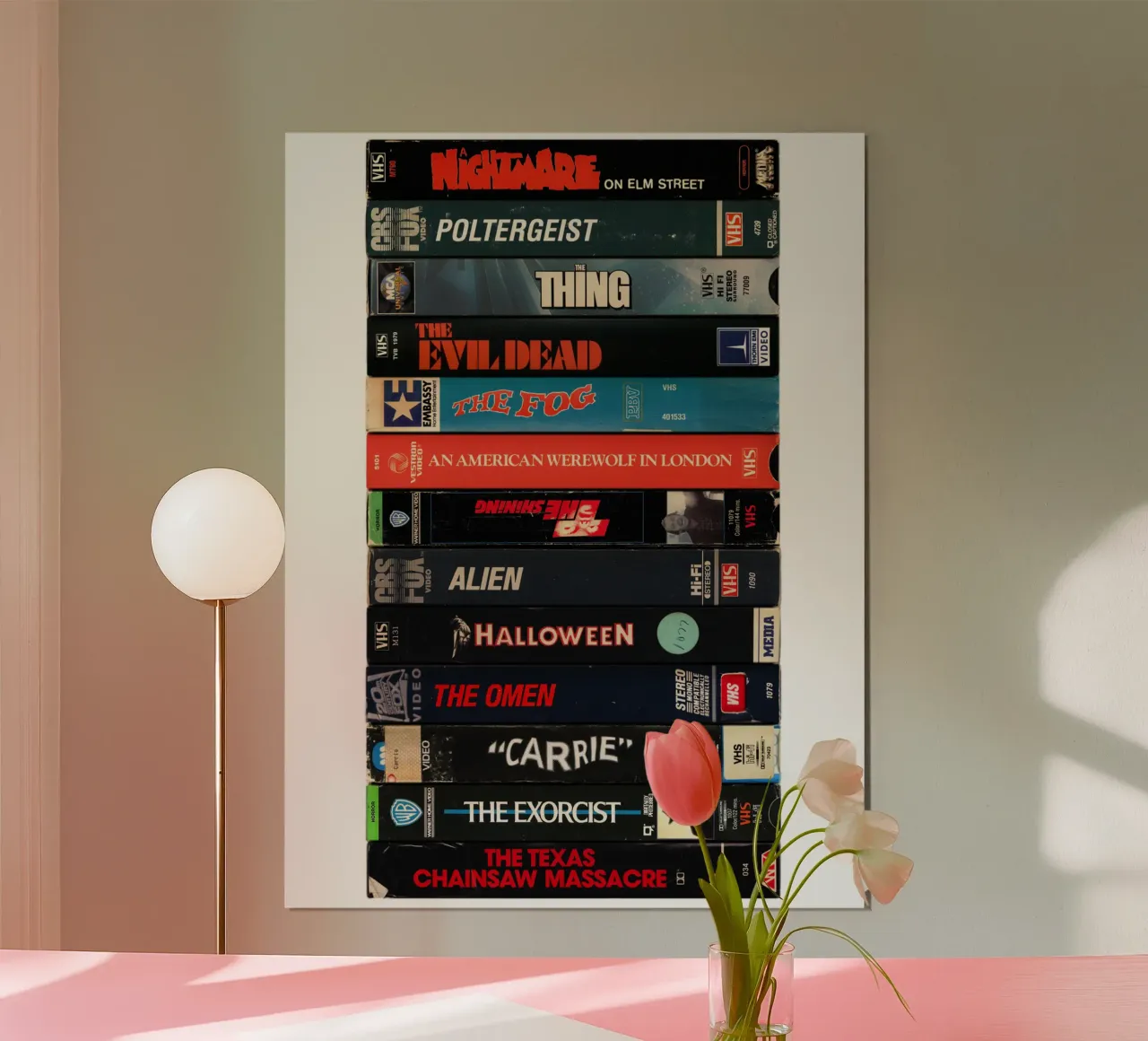 I più grandi film dell'orrore - Stampa di film in VHS d'epoca poster da MrMustardPrints