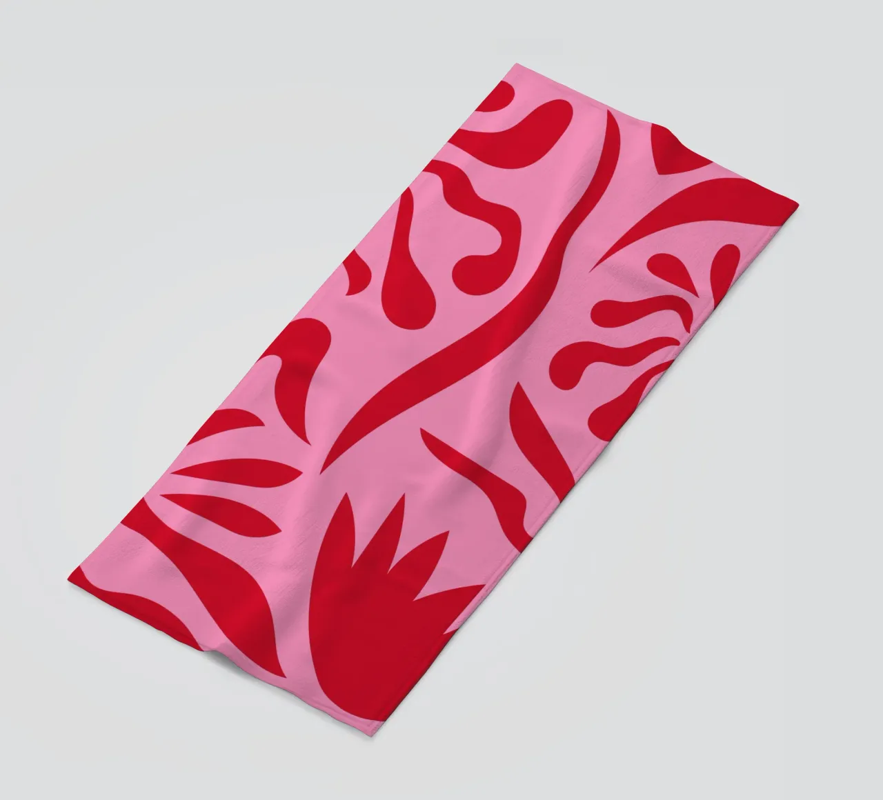 Rosa e rosso floreale telo mare da Kim Hubball Studio