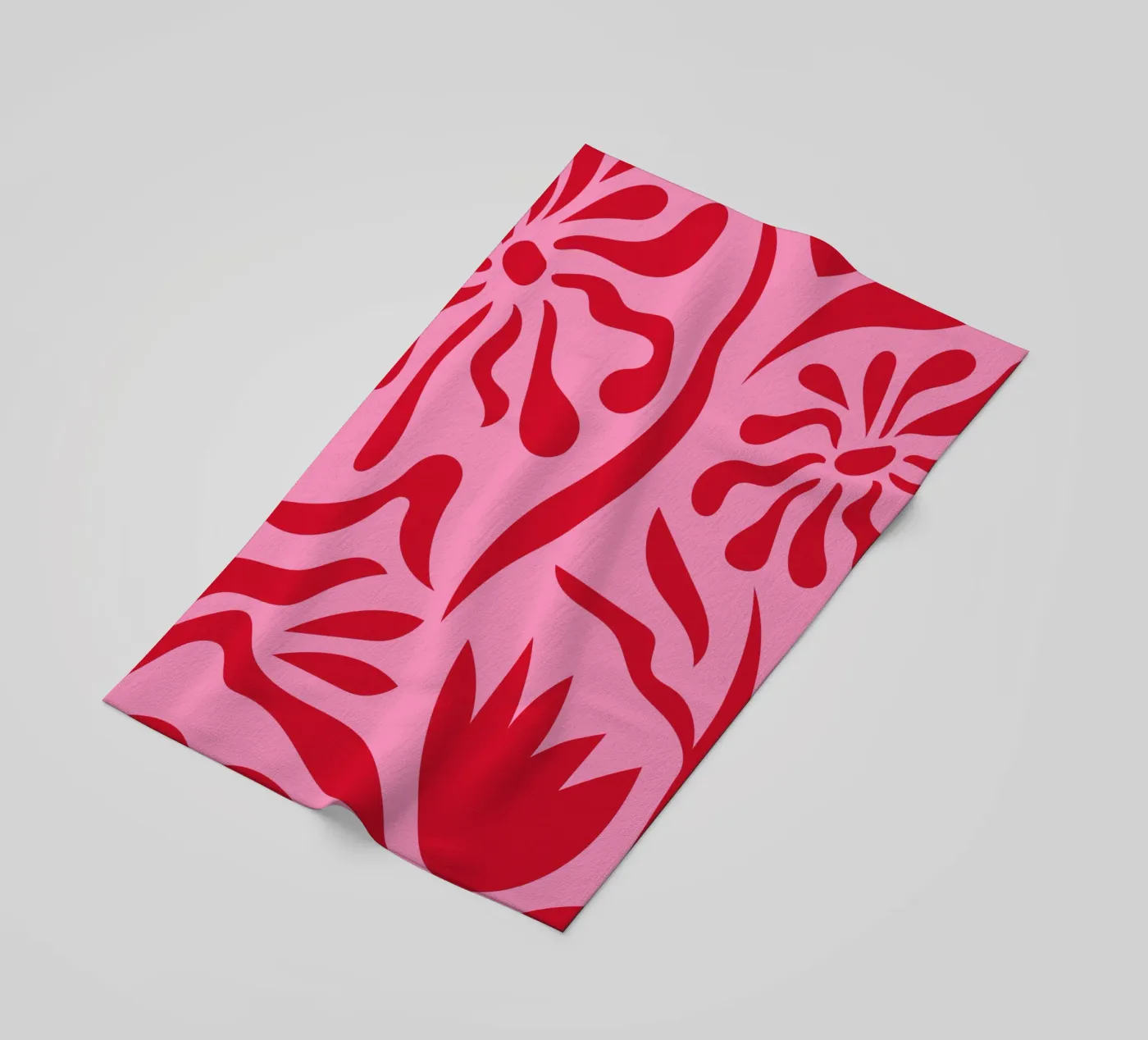 Rosa e rosso floreale telo mare da Kim Hubball Studio