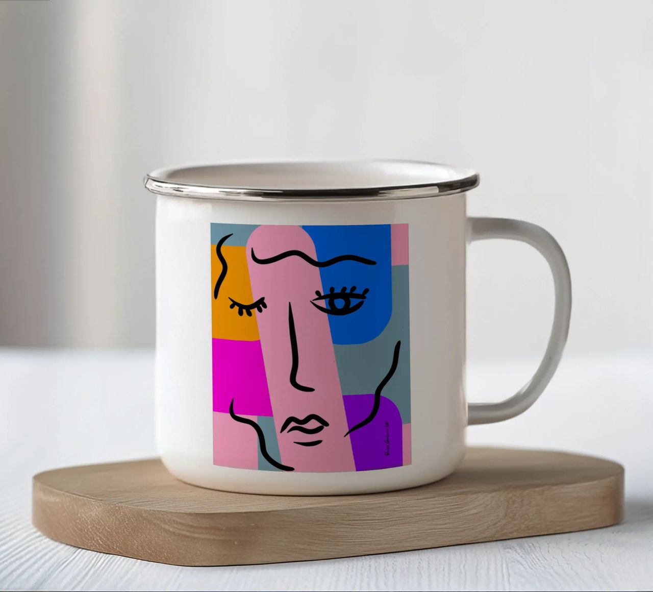 Vivid Curves tazza in smalto da Mike Leymi
