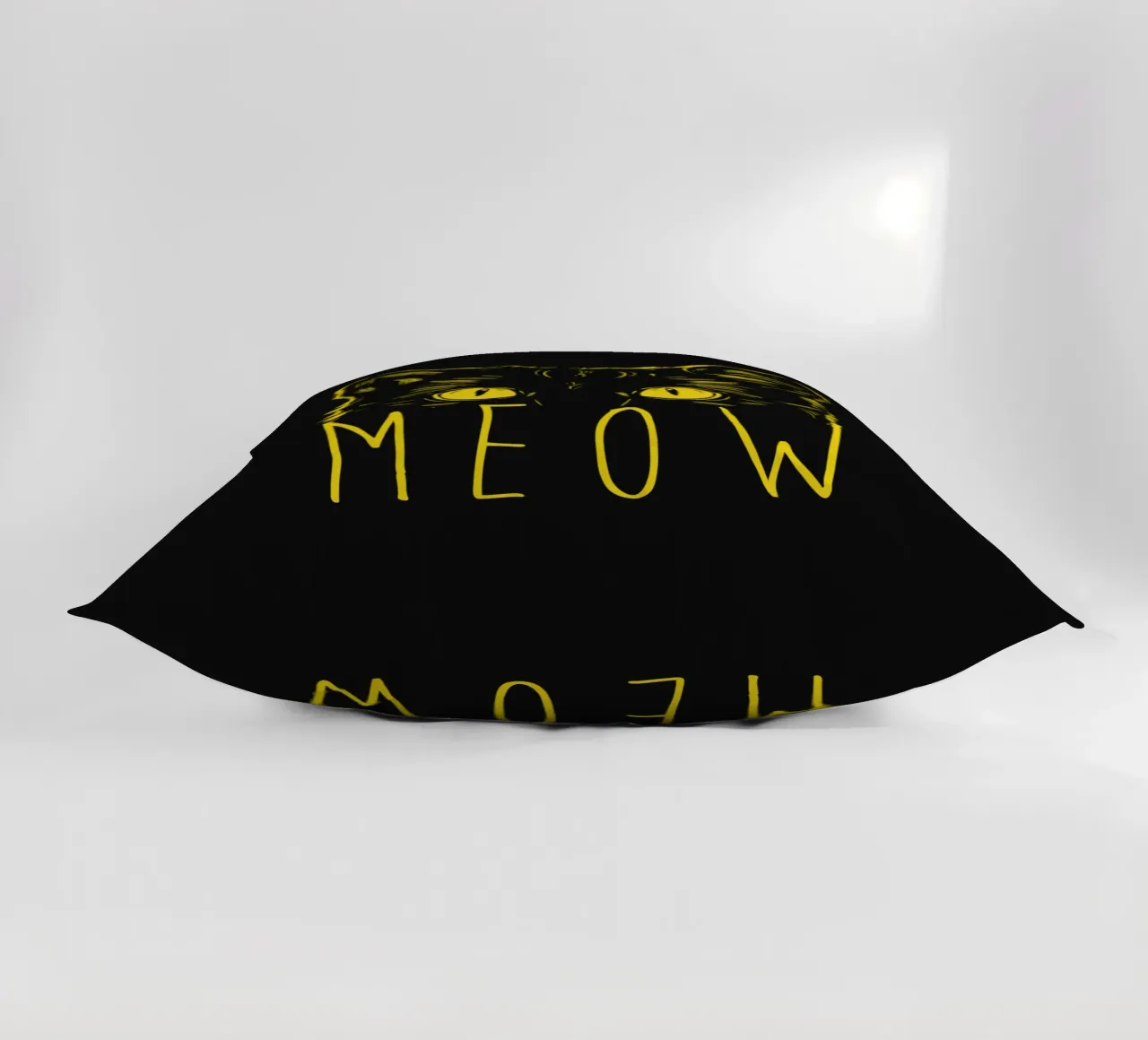 Meow cuscino da Balazs Solti