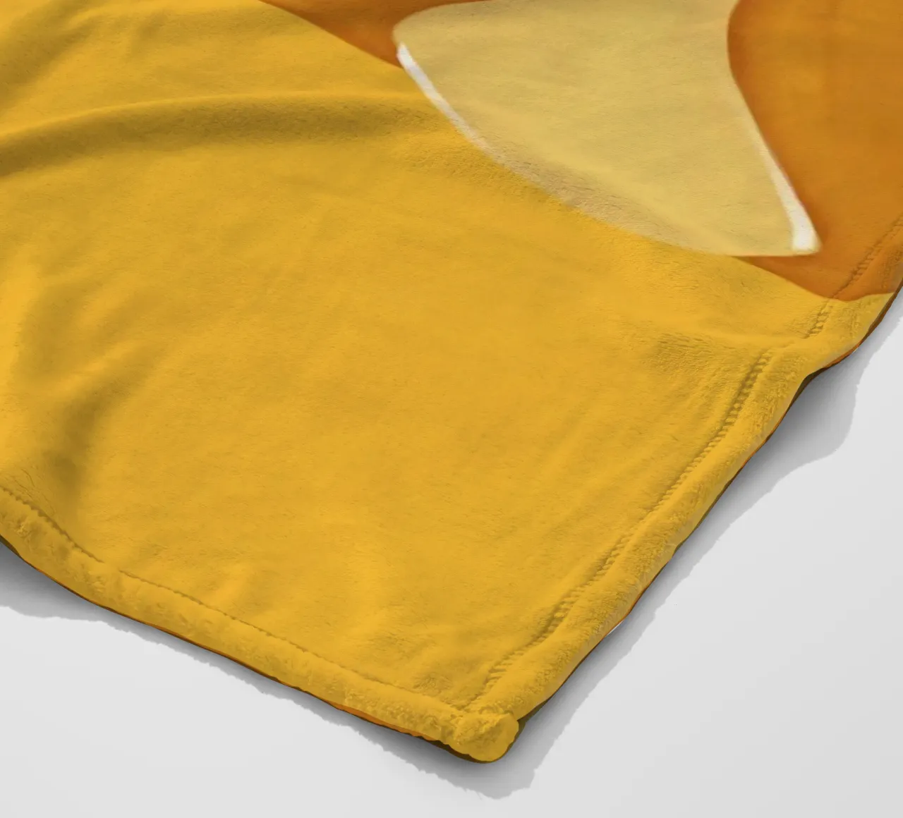 Shimmering Shapes coperta in pile da Mike Leymi