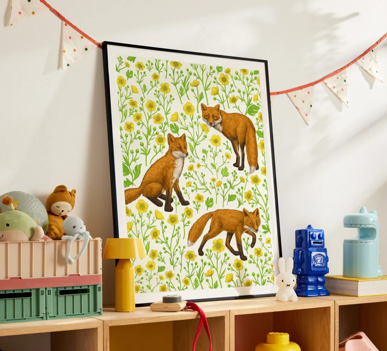Volpi e ranuncoli poster con telaio in legno da Painted Nature