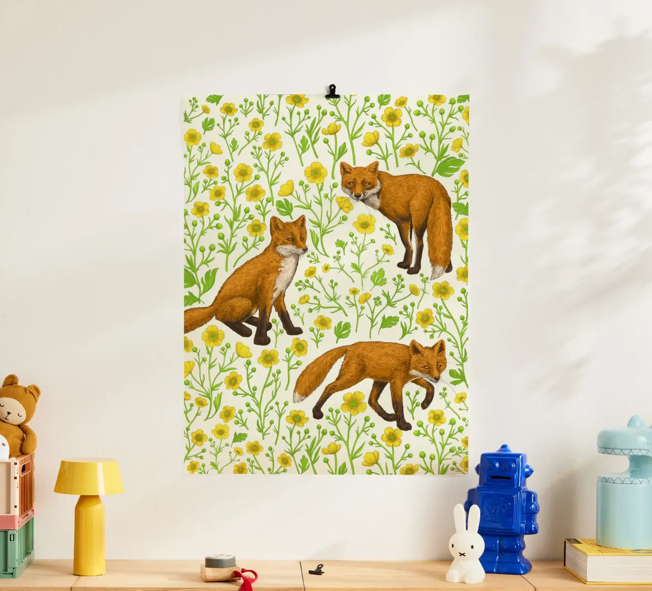 Volpi e ranuncoli poster con telaio in legno da Painted Nature