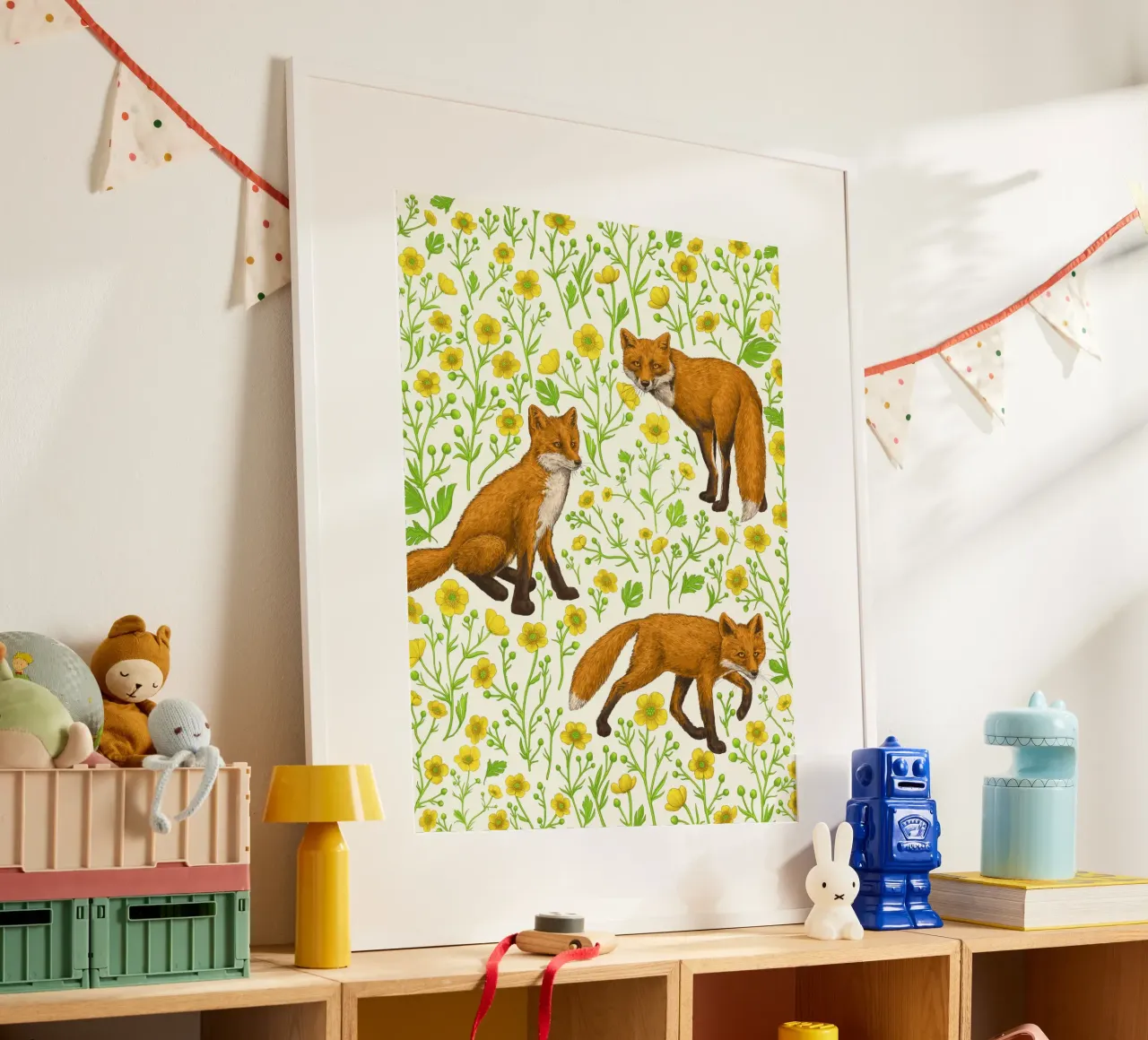 Volpi e ranuncoli poster con telaio in legno da Painted Nature