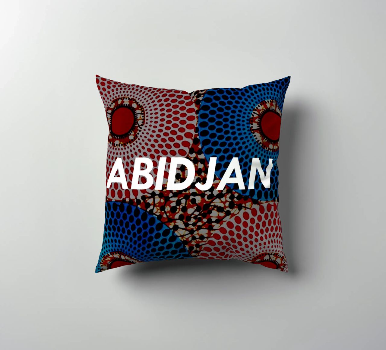 Abidjan kussen van Mathudace Créas