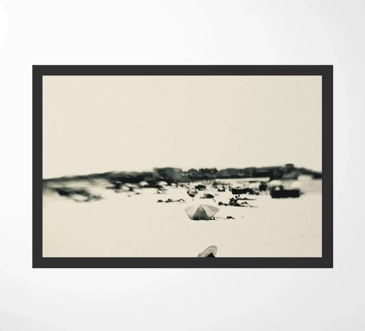 Lady On The Beach zerbino da Ingrid Beddoes