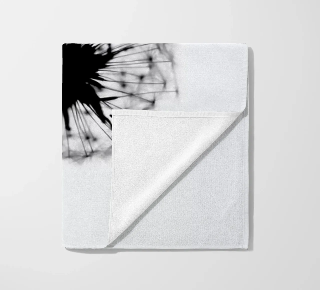 Simplicity strandhanddoek van Ingrid Beddoes