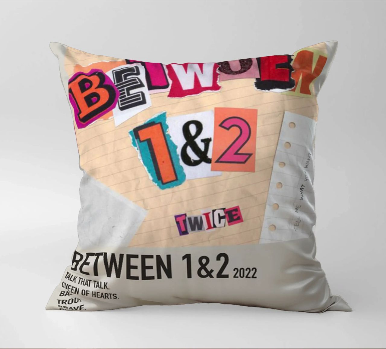 BETWEEN 1&2 2022 TWICE cuscino da SoundStudio