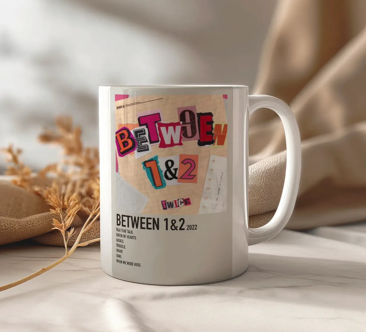 BETWEEN 1&2 2022 TWICE mug en céramique de SoundStudio