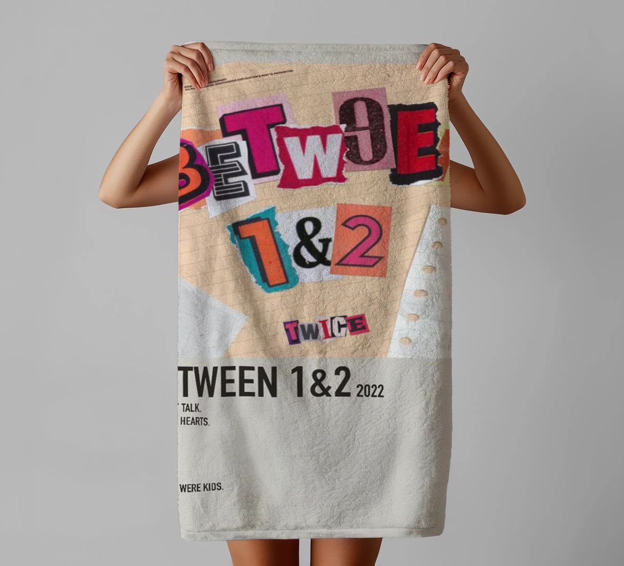 BETWEEN 1&2 2022 TWICE asciugamano da bagno da SoundStudio