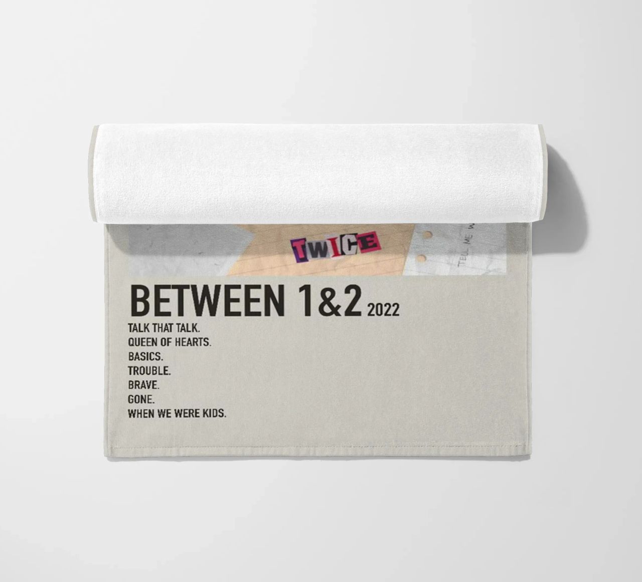 BETWEEN 1&2 2022 TWICE telo mare da SoundStudio