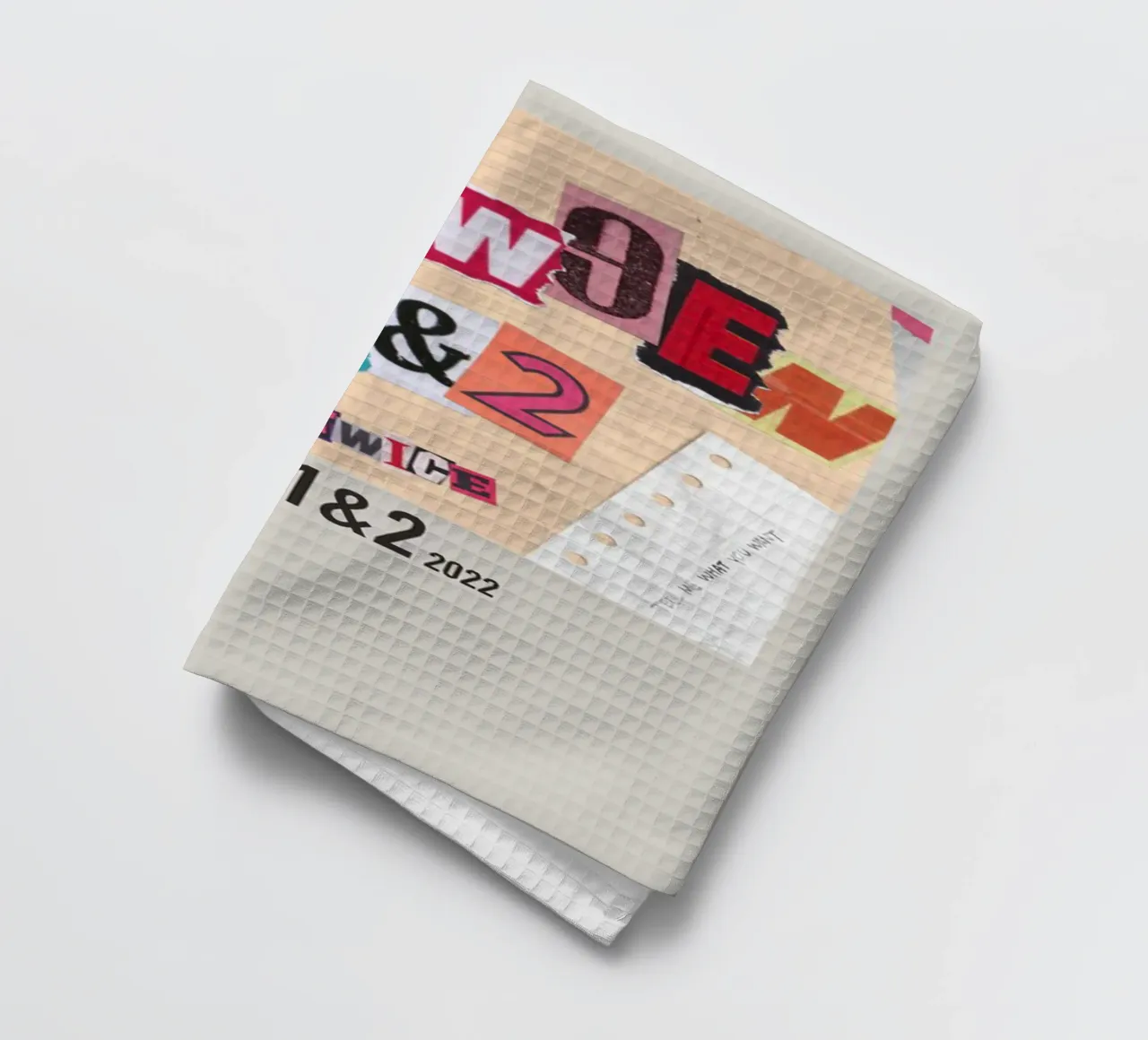BETWEEN 1&2 2022 TWICE torchon de SoundStudio