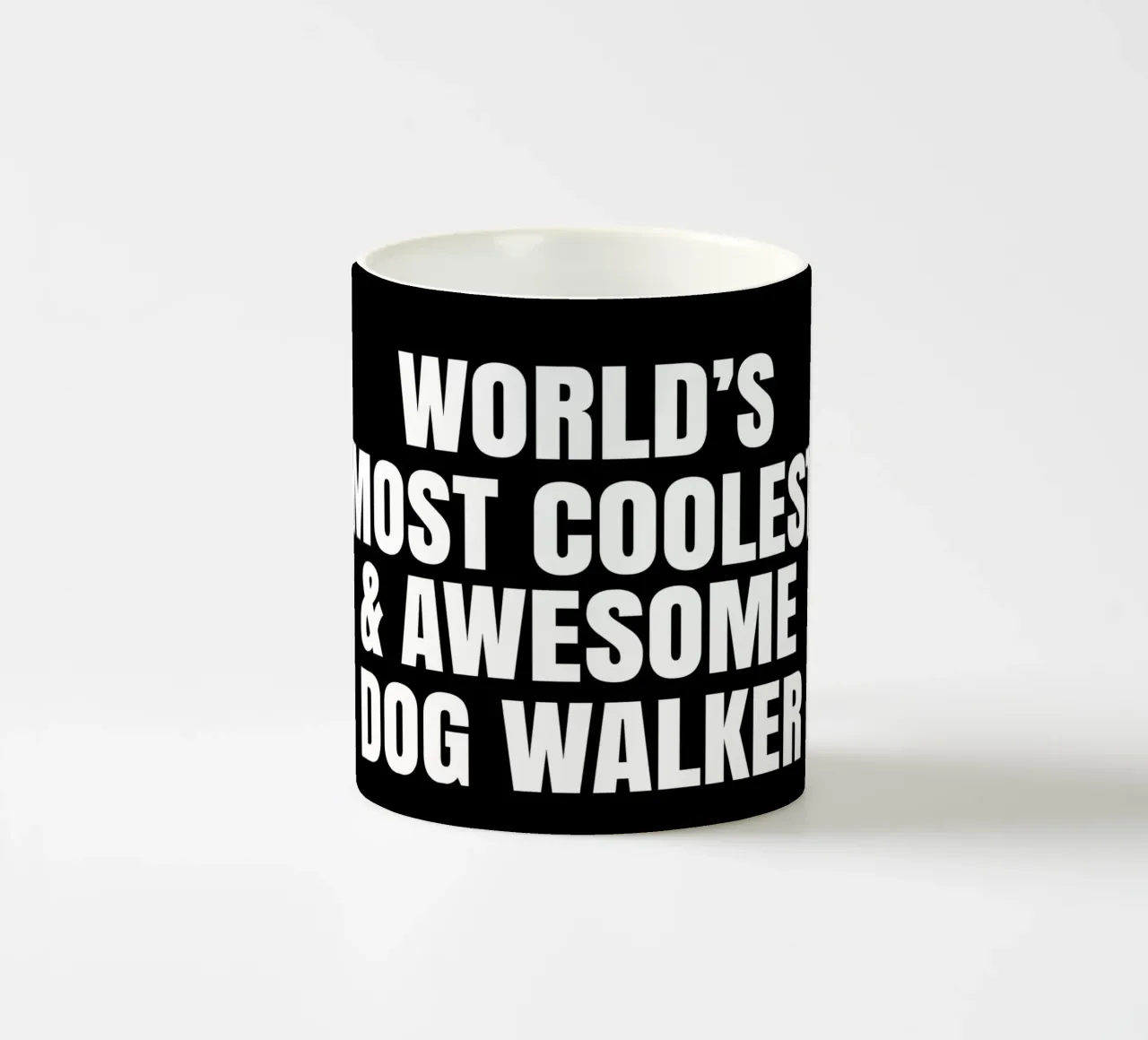 World's most coolest and awesome dog walker tazza in ceramica da happieeagle