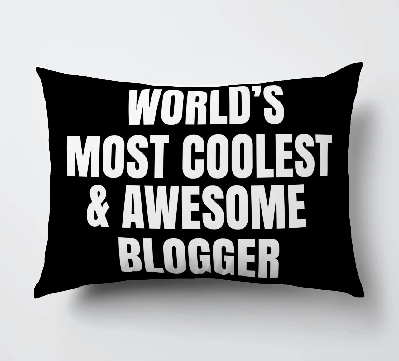 World's most coolest and awesome blogger cuscino da happieeagle