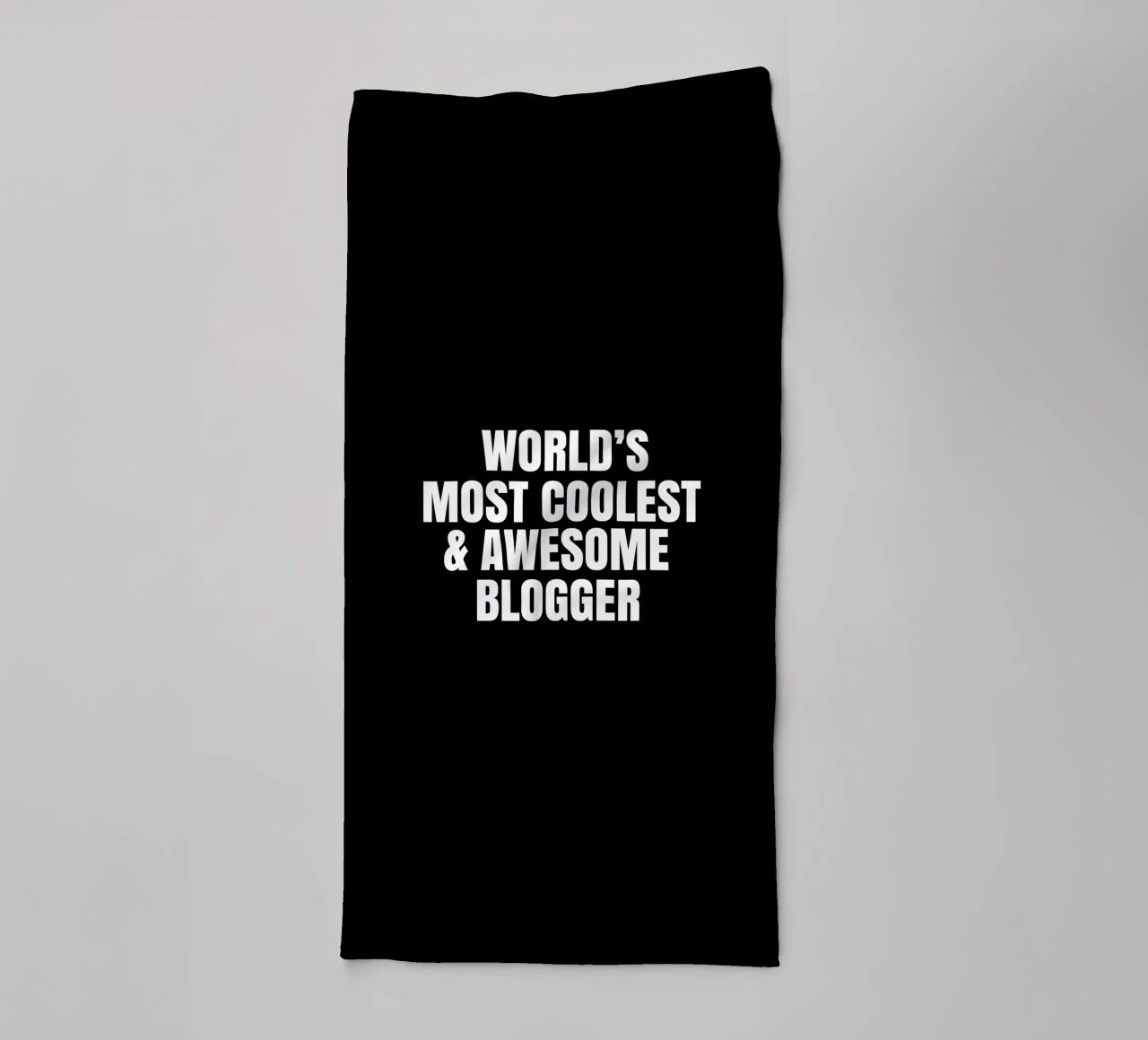 World's most coolest and awesome blogger asciugamano da bagno da happieeagle