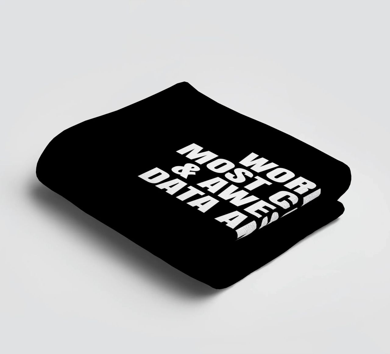 World's most coolest and awesome data analyst asciugamano da bagno da happieeagle