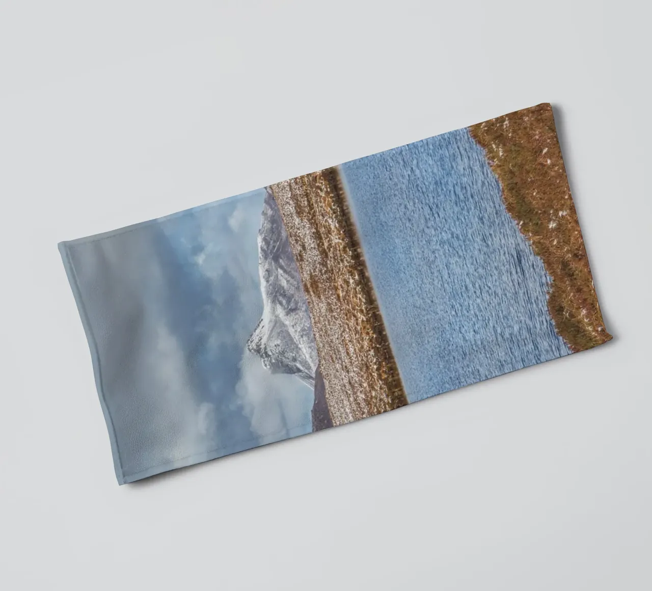 Paesaggio di neve delle Highlands asciugamano da bagno da Dave Hare Photography